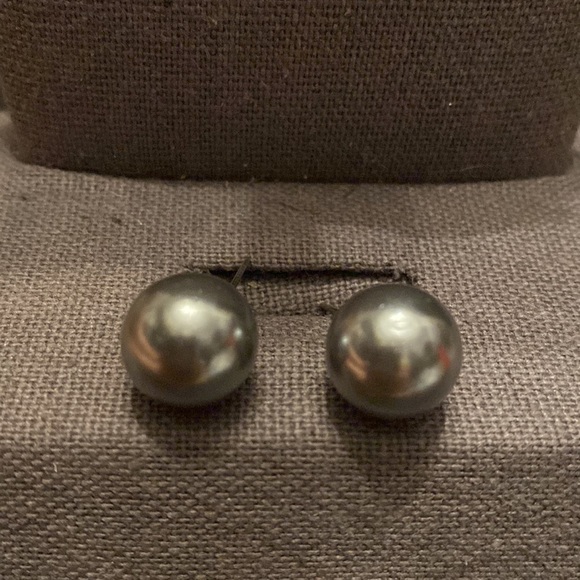 Charcoal /silver colored heavy beaded necklace with large matching earrings - Picture 9 of 10